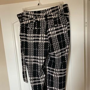 Black and white pattern crop slacks